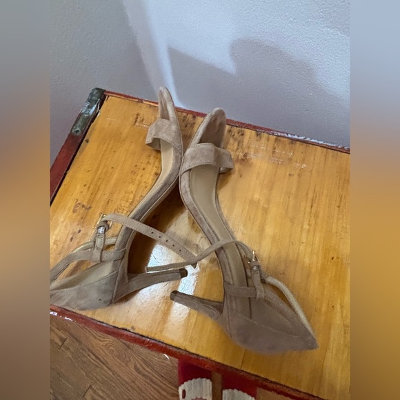 Michael Kors heels 9M, 3 inch heel - Picture 8 of 14